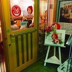 Takkammarisemmontenchin - なんだかタッカンマリとスイーツのお店だったらしくスイーツ目当ての女子高生がわんさかいて正直、居場所に困る・・・(-_-;)