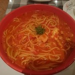 イルキャンティ・エスト - 真夜中のスパゲティ。ピリ辛トマトのスープスパゲティ