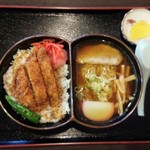 あたご食堂 - ふたご丼（ラーメン＆カツ重）800円／平成28年8月