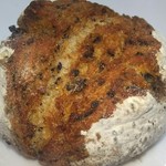 hori pan - 黒ごまとレーズンのカンパーニュ