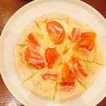 オレンジシャリマティ - pizza フレッシュトマトとパンツェッタ 1050円