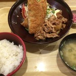 Tsukiji Shokudou Genchan Shinagawa Shizun Terasu Ten - 合い盛り定食