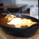 Ro zari - ラクレットチーズと卵のスパイシー焼きカレー