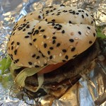 ARMY NAVY - ごまたっぷりのバンズ