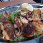 トラットリア イル ピスタッキオ - 天然鯛、白貝、ホタテ、ハリイカのグリル