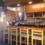 やま新寿司 - 店内