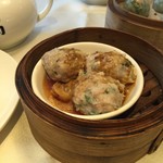 北斗翁頂尊火鍋料理 - 鮮竹鯪魚球