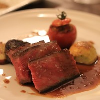 サラマンジェ ド ヨシノ - お肉は和牛　スパイスをきかせて