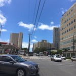 Golden Pork Tonkotsu Ramen Bar - 暑いね