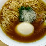 本枯中華そば 魚雷 - 最初はシンプルな味わいを楽しむ。