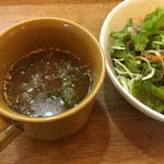 BASE Cafe - セットのスープとサラダ