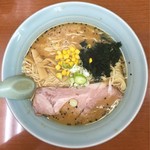 マリモ - 味噌ラーメン 800円。大盛ランチ無料。