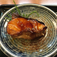 磯料理　まるけい - 鰤の照り焼き
