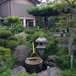 松栄堂 - 棟方志功記念館の蹲(つくばい)