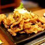 お好み焼き居酒屋こむぎ - 鳥皮甘辛揚げ