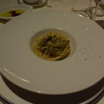 青山 エリュシオンハウス - 前菜②：鴨胸肉と煮込みキャベツのスパゲティ