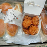 Shuto Beno Tama - ソーセージ屋さんでハムとベーコン買って、コンビニでバターロールパン買って福生かに坂公園でお昼を頂く♪