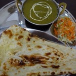 インドネパール料理 ヒマラヤキッチン - ◆私は「ほうれん草カレーセット(800円）」で「ナン」を選びました。