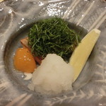 味 竹林 - 焼き物いさぎに大葉を乗せて金柑そえ