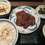 ねぎし - 2016年8月5日  むらさきタン定食1100円。
