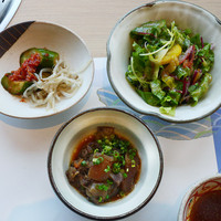 尾崎牛焼肉 銀座 ひむか - 牛筋と大根の煮込み、サラダ、キムチ