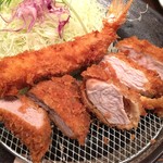 マ・メゾンのとんかつ - マメとんランチのエビフライとヒレとロース