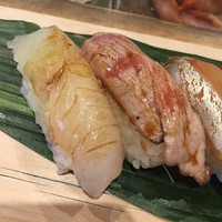 鮨 逸喜優 - 白身、炙りトロ