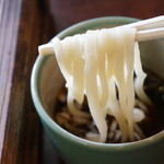 わらぐちそば - 一番粉だけを使用した、真っ白な蕎麦。