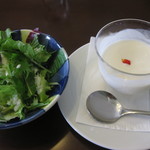 Salon de cafe Ange  - サラダとリンゴスープ