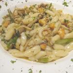 トラットリア ダイ パエサーニ - 自家製カヴァテッリ　季節野菜とシーフード　￥2200