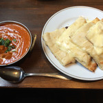 ビニタ - チーズナン ¥500
      マトンカレー ¥500