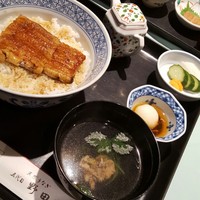 野田岩 日本橋高島屋特別食堂 - 中入れ鰻丼はこんな感じ♪