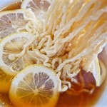 Santarou - レモンラーメン
                        レモンはソースカツに乗せて再利用
                        レモンソースカツ丼は爽やかで美味い