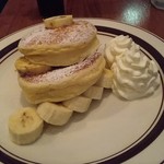 Greenpoint by Bedford Cafe - リコッタパンケーキ(880円)  ここにメープルシロップをかけると…。