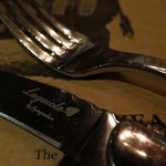 Stoker Woodfired Grill & Bar - ライヨール社製のカトラリーの出番です