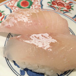 廻鮮寿司 塩釜港 - 旬のマークの「活きマコカレイ」！（2016.8）