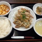 東方一角 - 揚げ鶏の香味ソースかけ　800→540円
