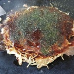 Furusato Okonomiyaki - ソースを塗ります【2016.7】