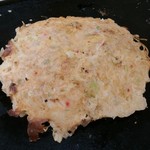 Furusato Okonomiyaki - 裏返して焼きます【2016.7】