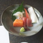錦彩館 - マグロ、鯛、海老、サーモンの刺身