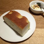 スガハラ - フォカッチャ + マスカルポーネ