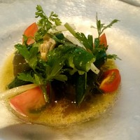 ラ・ブランシュ - ガスパチョ、茄子のブレゼと野菜をのせて