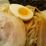 さいたま屋 - つけ麺と具。（平成22年・つけ麺細道を行く）