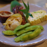 舟勝 - 焼き烏賊、卵焼き、焼きあさり、枝豆