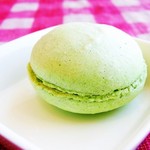 パティスリー アンシャンテ - サービスで頂いたマカロン♪