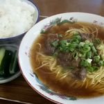 食堂ヒラグシ - 牛すじラーメン７００円とライス中１５０円　計８５０円