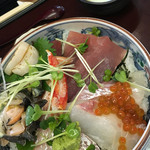 魚九 - 海鮮丼