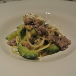 リストランテ カノフィーロ - 古平産三元豚のサルシッチャとゴーヤのアーリオオーリオ　スパゲッティ