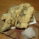 蕎麦ひら井 - カマスと野菜の天ぷら：揚げ方最高で身がふんわり