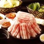 韓国料理サムギョプサル とん豚テジ - 他店では味わえないサムギョプサル☆